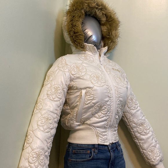 Dereon Cream Quilted Puffer Jacket with Faux Fur Hood - Picture 4 of 14